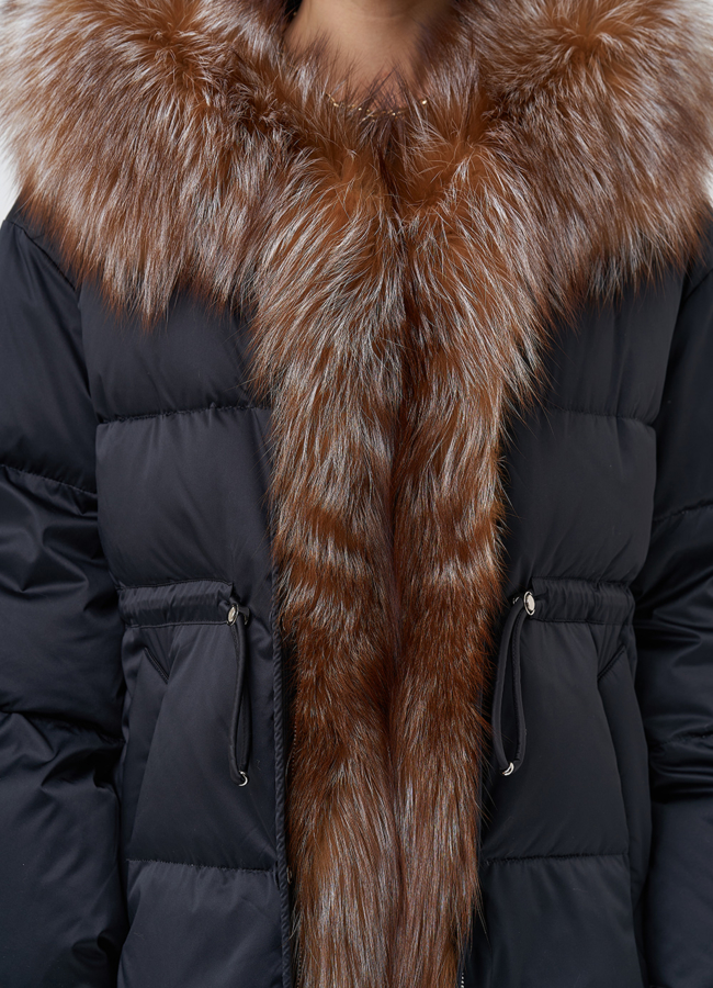 Женский пуховик с отделкой из меха лисы модель № 28521 универмаг малина