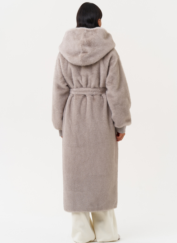 Женская шуба из эко меха с капюшоном