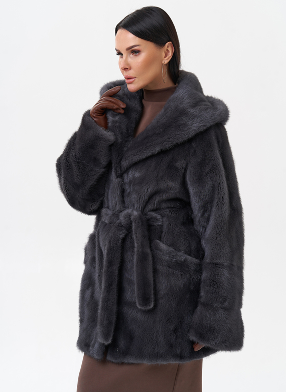 Короткая норковая шуба с капюшоном