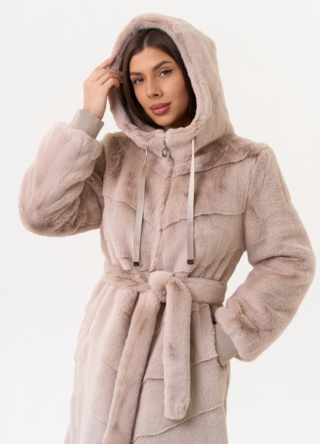 Женская шуба из эко меха с капюшоном модель № 31239 в рассрочку