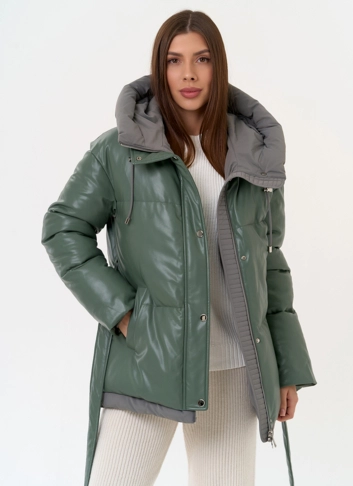 Женский пуховик из эко кожи с поясом