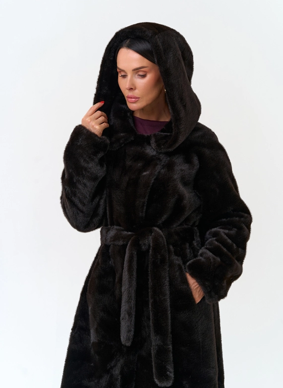 Женская шуба из эко меха с капюшоном фото