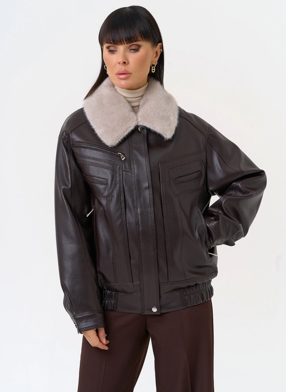 Женская утепленная куртка из эко кожи с воротником из эко меха фото