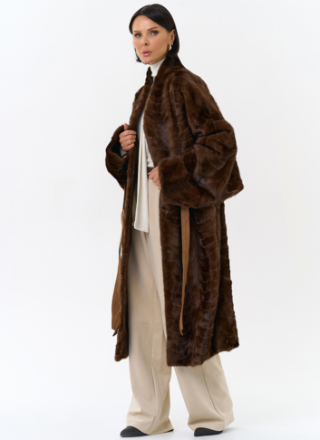 Шуба из меха норки с поясом