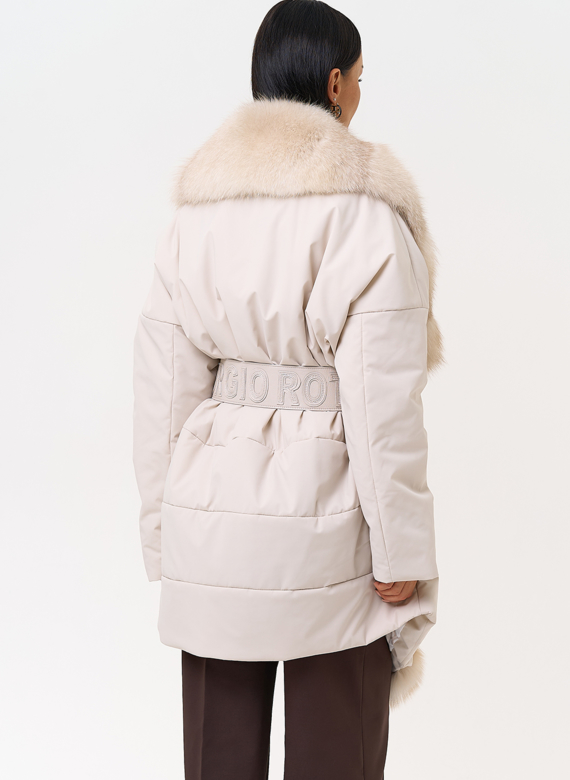 Женское зимнее полупальто с кожаным поясом