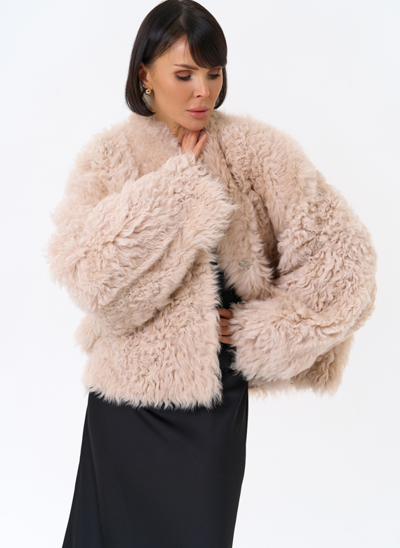 Женская короткая двухсторонняя дубленка 