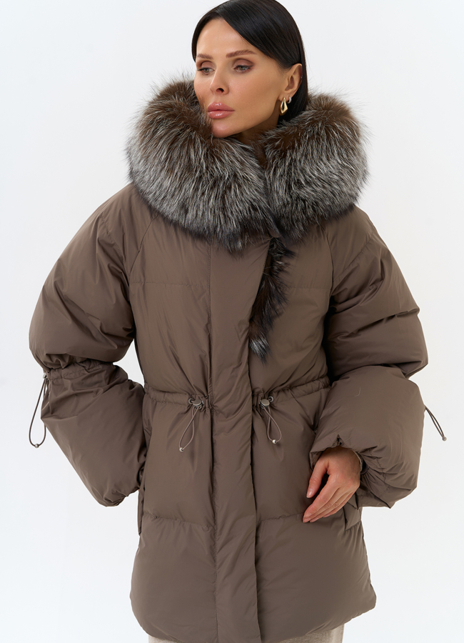 Женский пуховик с капюшоном из меха чернобурки модель № 32016 универмаг малина